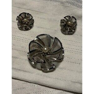 Vintage BED signed silver mesh faux pearl earrings brooch